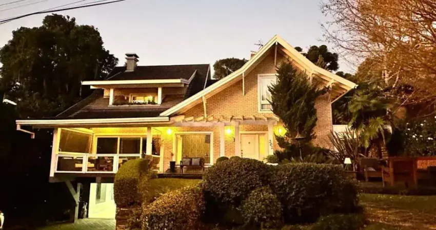 Casa 3 quartos sendo 3 suítes para venda no bairro Centro em Gramado
