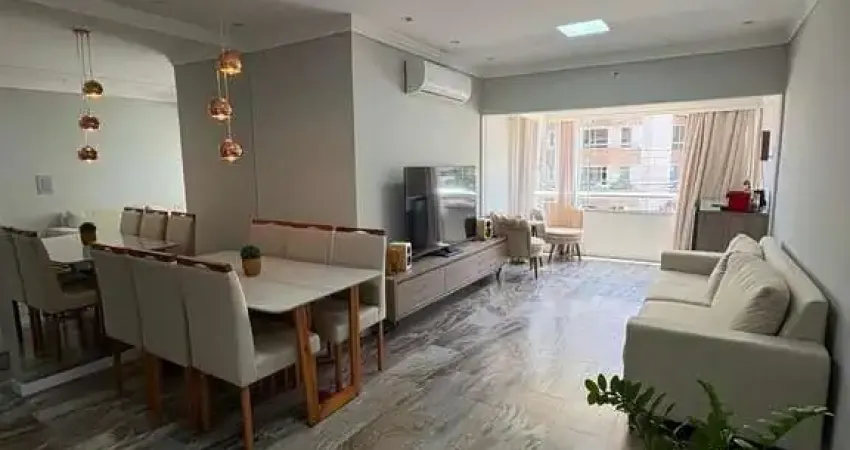 Apartamento no Rio Vermelho, bem localizado, 2/4 com dependência completa, todo reformado