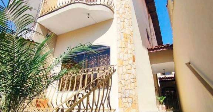 Sobrado de alto-padrão à Venda em Jardim Pedro José Nunes, 3 dorms, suíte, 7 vagas de churrasqueira, por R$ 1.8000.000 - São Paulo/SP