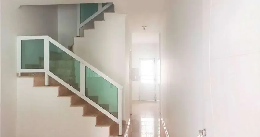 Sobrado com 3 dorms, 02 vagas e sacada para alugar por r$ 2.093/mês - vila jacuí - são paulo/sp