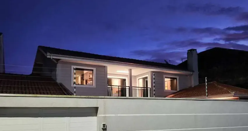 Sobrado à venda, 260m² privativos, 3 dormitórios 1 sendo suíte, 3 vagas, Bockmann, Paranaguá, PR