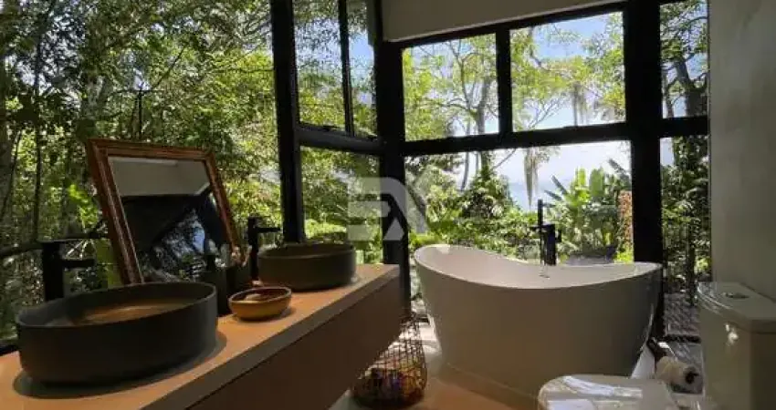 Casa com 3 quartos à venda na Forte, Florianópolis - SC, 123, Praia do Forte, Florianópolis