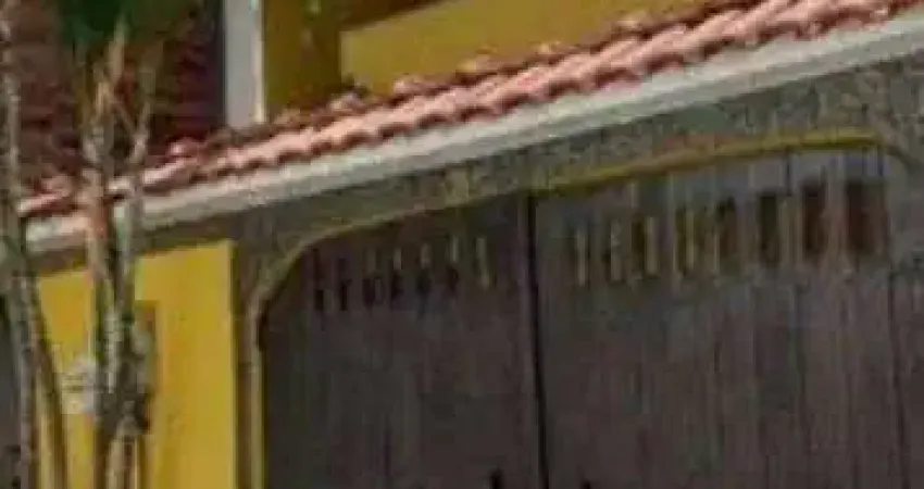 CASA DE TRÊS QUARTOS SENDO DUAS SUÍTES COM 360 METROS ÁREA CONSTRUÍDA. BAIRRO JARDIM LETÍCIA