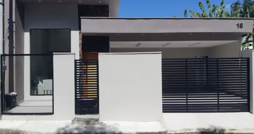 Casa contemporânea com piscina- condomínio fechado- Rio da Prata!!( Aceita permuta ) Contemporâneo ou life