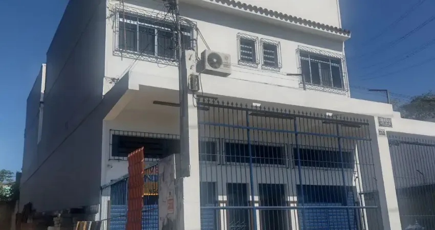 CENTRO COMERCIAL COM 2 LOJAS / 6 SALAS COM BANHEIROS E UM GALPÃO ! IMÓVEL DOCUMENTADO E ACEITA FINANCIAMENTO BANCÁRIO