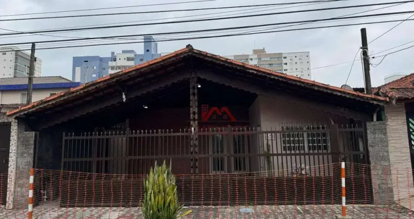 Casa com 3 dormitórios à venda por R$ 650.000,00 - Vila Guilhermina - Praia Grande/SP