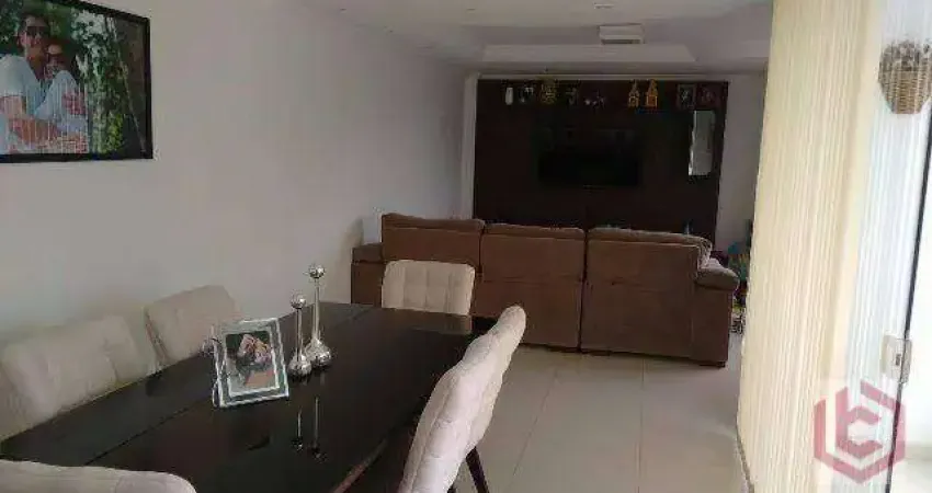 Casa com 3 dormitórios à venda, 240 m² por R$ 800.000,00 - Vila Valença - São Vicente/SP