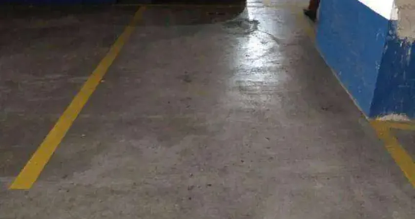 Box/Garagem à venda por R$ 40.000,00 - Pompéia - Santos/SP