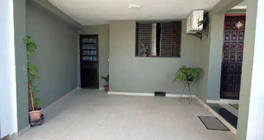Casa com 3 dormitórios à venda, 140 m² por R$ 619.900,00 - Vila Valença - São Vicente/SP