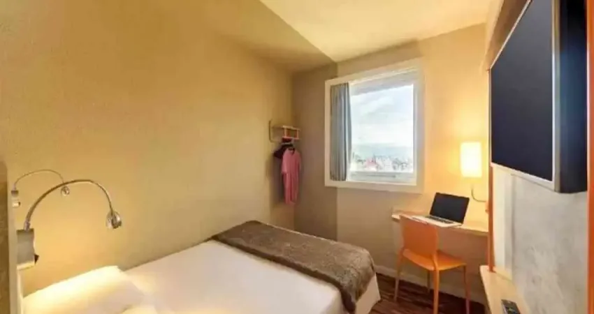 Flat Ibis budget São João disponível para venda com 13m²