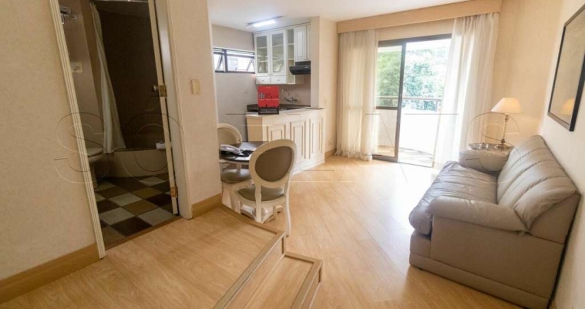 Ótimo flat nos Jardins, próximo a Paulista, para locação e com entrada imediata.