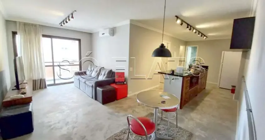 Apto contendo 2 dorms e 2 vagas com boa localização próx da Av. Faria Lima, disponível para locação.