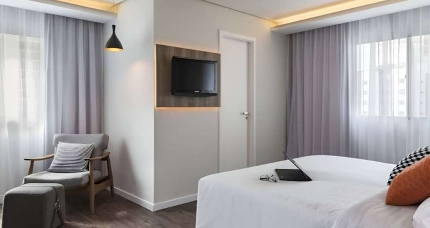 Locação em Moema 1 Dorm 29m² com serviços.