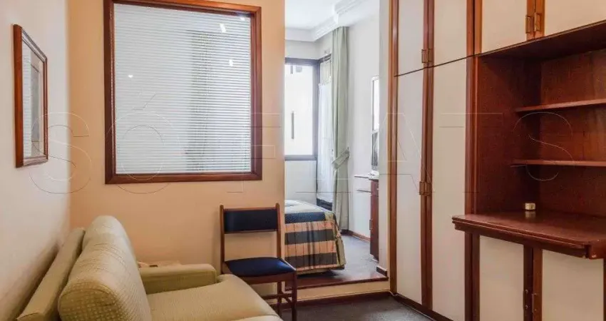 Flat na Rua da Consolação, lado Jardins, ótima localização