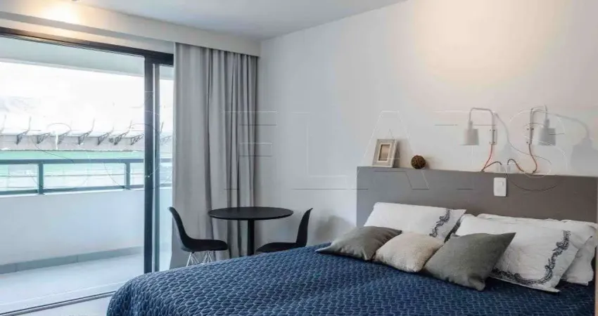 Flat tipo Studio, bem equipado, bem localizado, com vasto comércio em seu entorno. Ao lado da INSPER