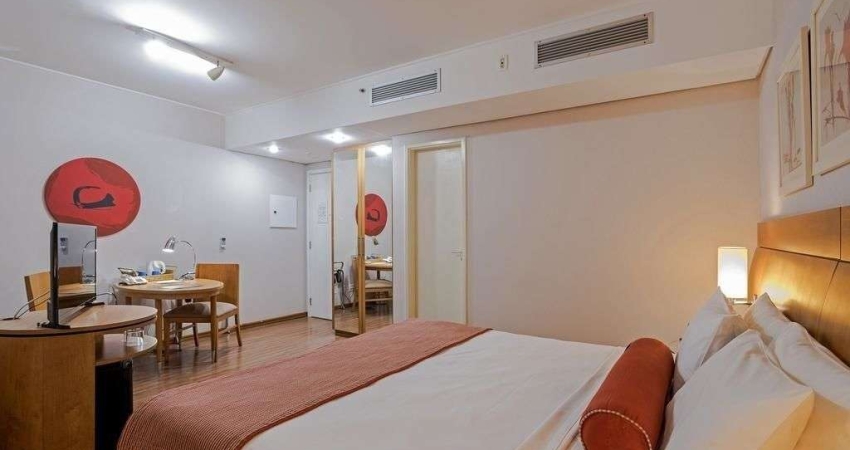 Flat em Moema, prox a Av. Sto Amaro, no pool para investimento