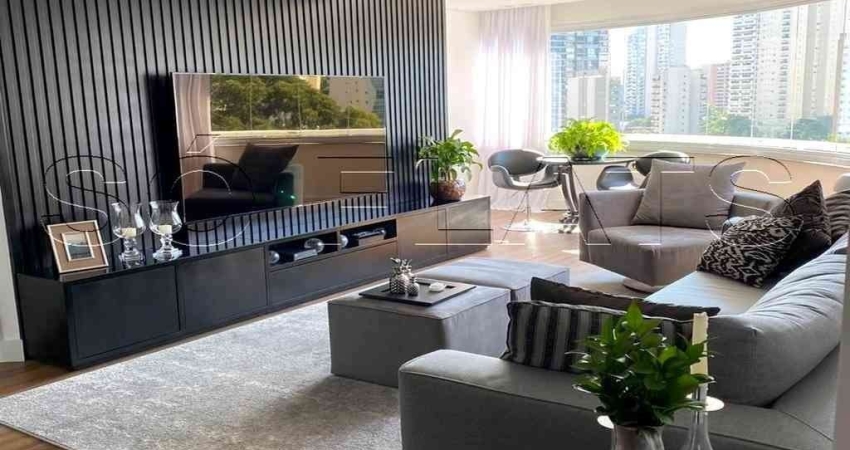 Exclusivo apartamento a 150 m do Metro Campo Belo