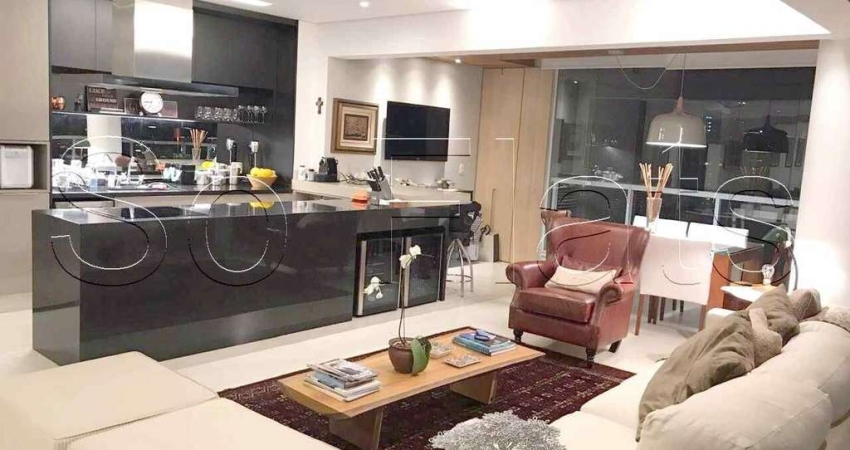 Apartamento no Itaim Bibi totalmente mobiliado com 2 dormitórios e 2 vagas.