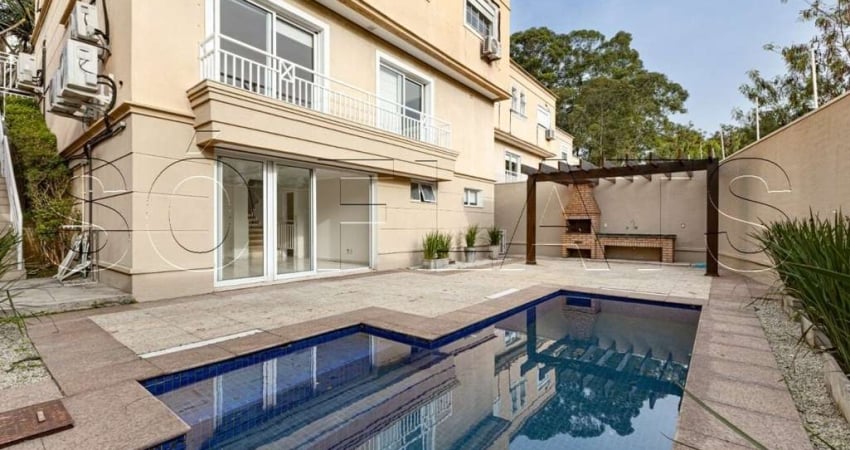 Casa de alto padrão no Morumbi com 754m² muito bem distribuídos.