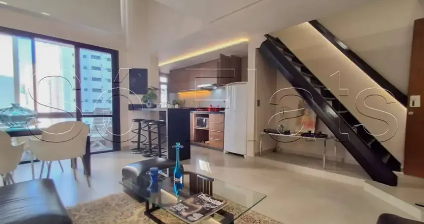 Apto estilo duplex com 01 dormitório na av jamaris, próximo ao metrô moema, disponível para locação.