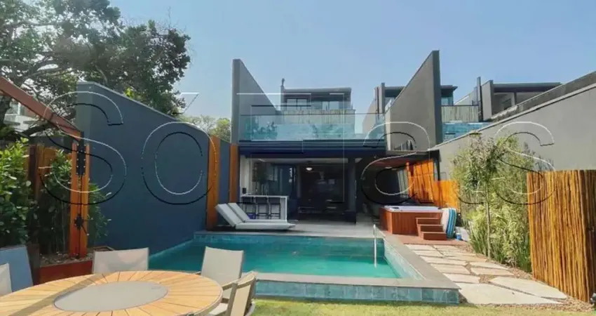 Casa na Av Mãe Bernarda de alto padrão na praia de Juquehy, com 320m², 04 dormitórios e 02 vagas.