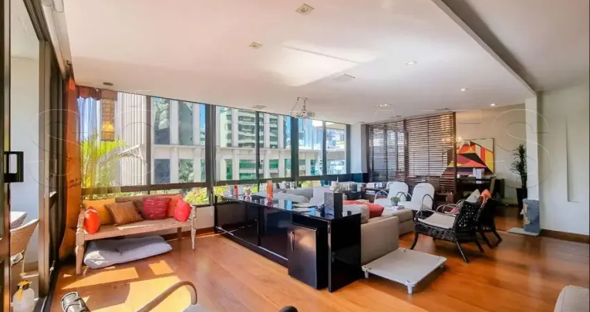 Residencial Chagall, apto disponível para locação contendo 225m², 03 dormitórios e 04 vagas.