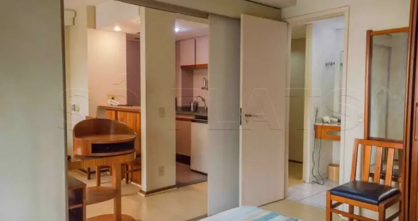 Flat QI 30m² 1 dorm 1 vaga em Moema para locação.