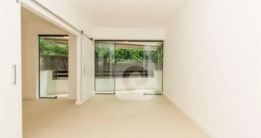 Apartamento no humaita, 2 suites e closet, lavabo, vaga, rua sem saída, reformado!