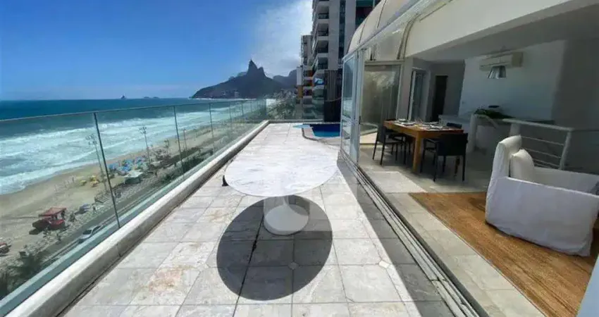 Cobertura duplex exclusiva com vista panorâmica do arpoador ao leblon.