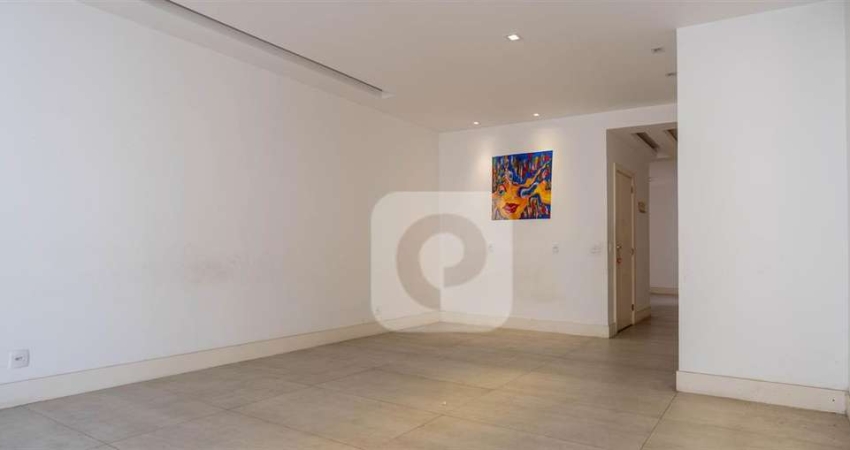 Apartamento 3 quartos na quadra da praia do Flamengo entre Posto 5 e 6 a Venda