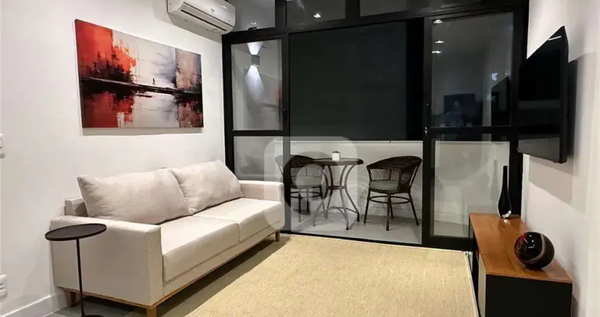 Apartamento em copacabana - 2 quartos, varanda, reformado, 70m2