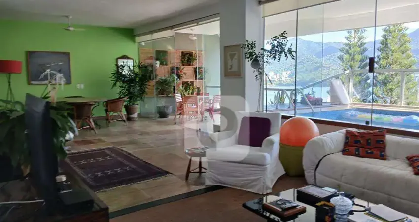 Lagoa 240 m², 3 quartos, 2 vagas, varanda com piscina
