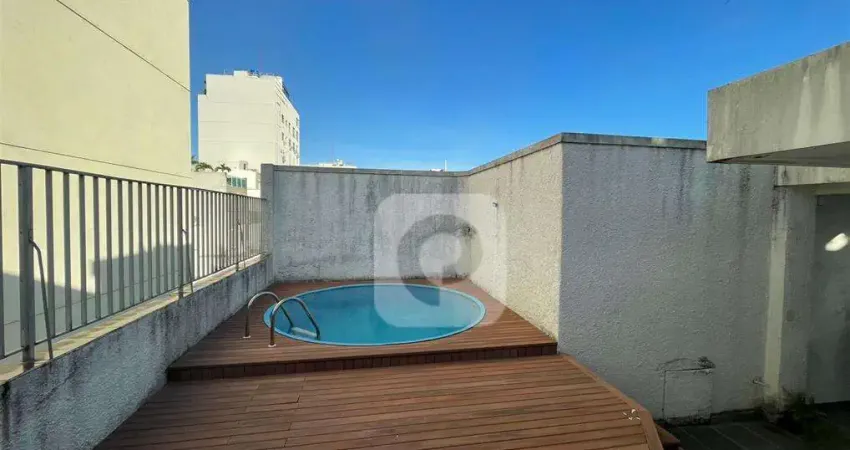 Cobertura triplex com 4 quartos e 2 vagas em área nobre do leblon