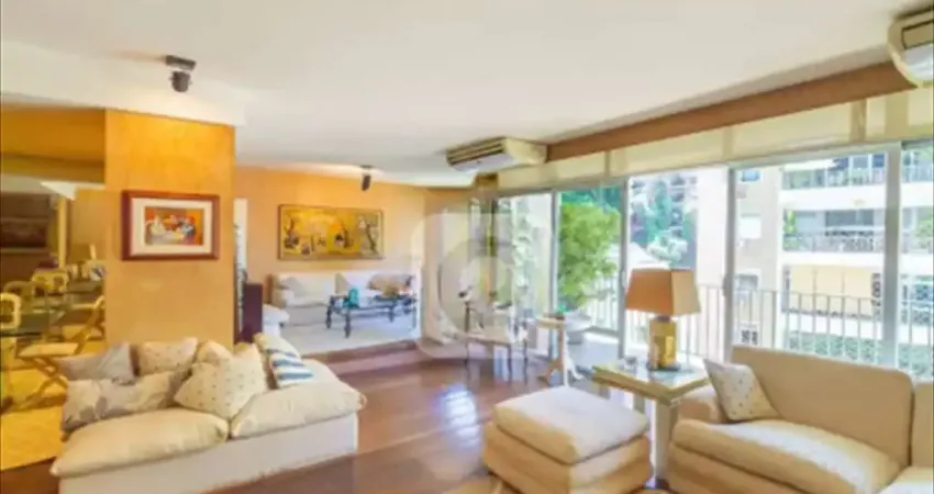 Apartamento 4 suítes e 4 vagas no Leblon