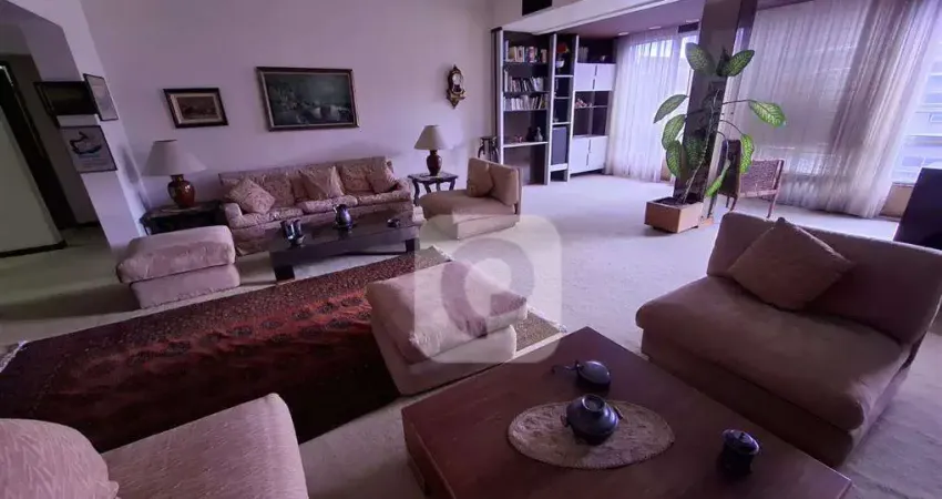 Maravilhoso imóvel com duas garagens! portaria 24 horas! andar alto!