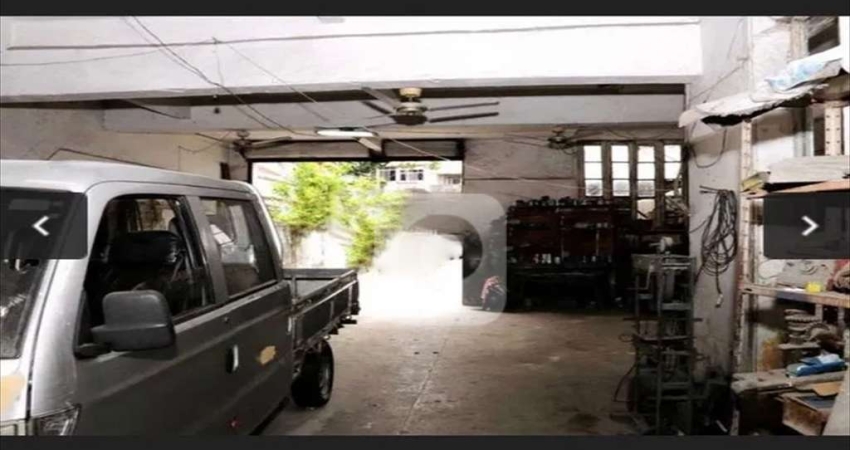 Vendo Galpão coberto e muito espaçoso com 193m² frente para rua