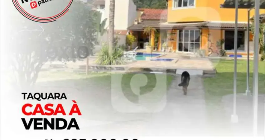 Casa duplex com 287m² construída com terreno total de 600m² 5 quartos 1 suíte 4 vagas