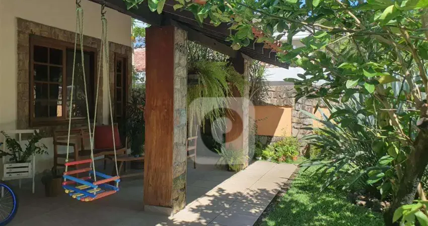 Casa de Condomínio Riomar, linear, com 307m2, com 4 Quartos, na Barra da Tijuca .