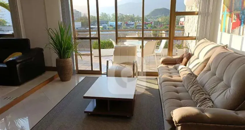 Cobertura com 270m2, com 3 quartos no recreio dos bandeirantes.