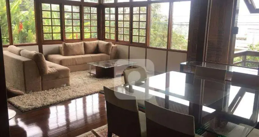 Nova friburgo porteira fechada casa 5 quartos 3 suítes  350 m²  á venda