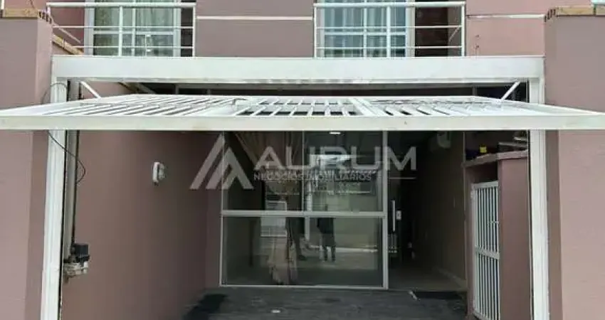 Sobrado semimobiliado e com 02 suíte a 200m do mar no centro de navegantes/sc