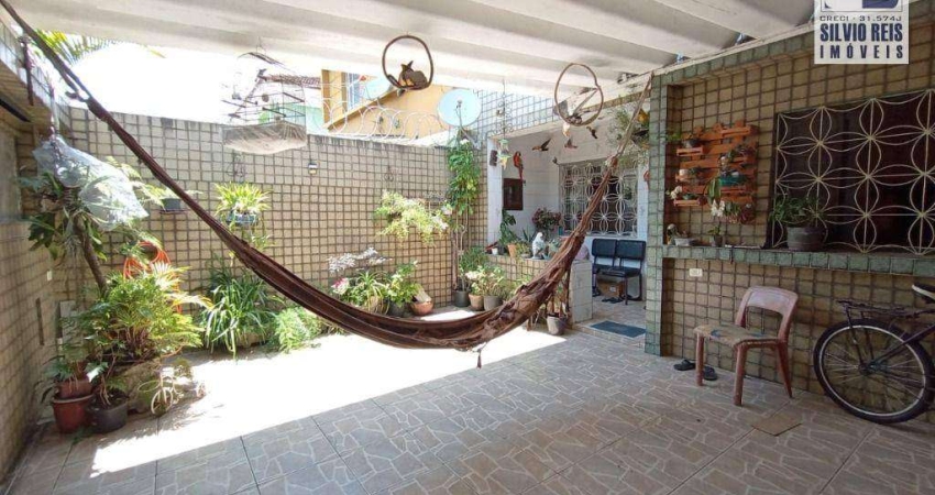 Casa com 3 dormitórios à venda, 100 m² por R$ 640.000,00 - Marapé - Santos/SP