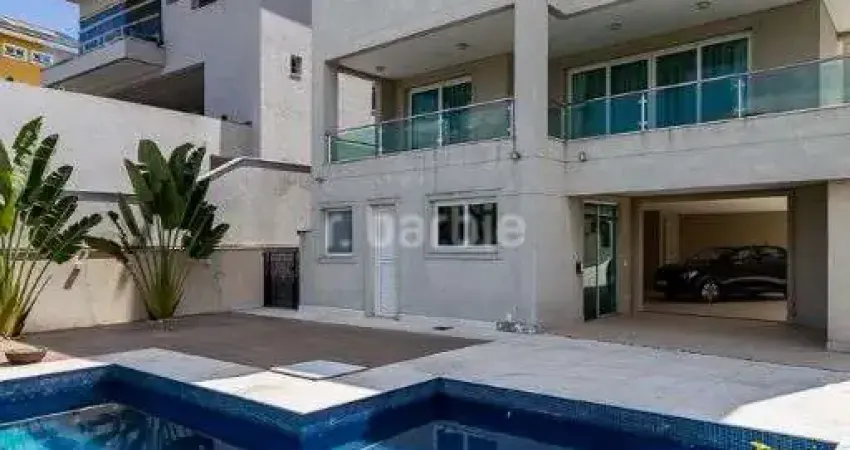 Casa em condomínio fechado com 4 quartos para alugar na Alameda das Aroeiras, 101, Alphaville, Santana de Parnaíba
