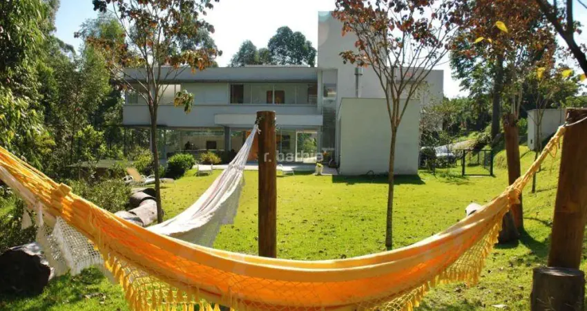 Casa em condomínio fechado com 4 quartos para alugar na Avenida Ceci, 100, Tamboré, Barueri