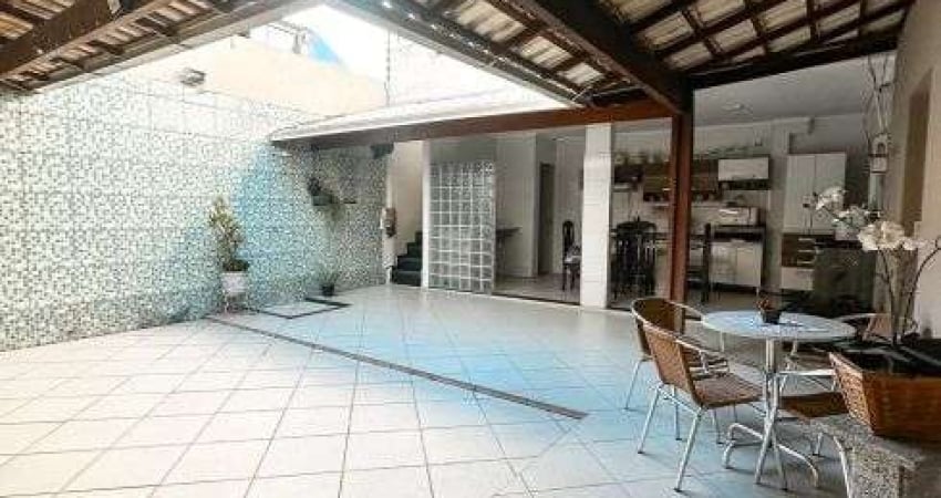 Casa Individual Ampla em Morada de Laranjeiras – 6 Quartos, 4 Suítes e Terraço!