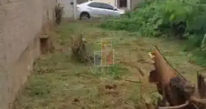 Terreno à venda no Jardim Ivone, Bauru 