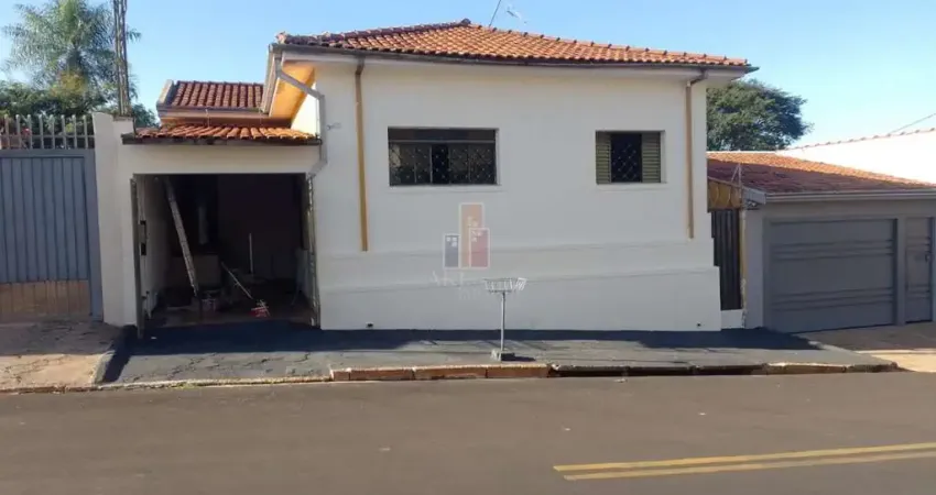 Ótima casa com 3 quartos (1 suíte), churrasqueira na vila falcão