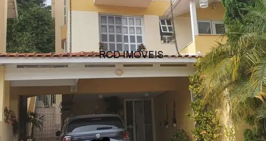 Casa com 3 Dormitórios na Granja Vianna - Villaggio Di Lucca