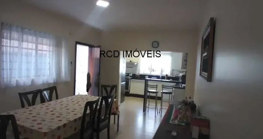 Casa à venda em São Paulo -SP,  bairro Jaguaré: 4 quartos, 2 salas, 2 vagas,  edícula, 255,00 m² de área.