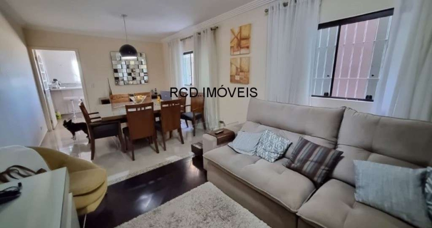Imperdível casa à venda no Jardim Bonfiglioli: 4 quartos (2 com sacada), 3 suítes, 4 banheiros, ar condicionado, 4 vagas, 200m². Confira!